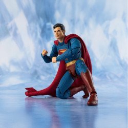 SUPERMAN FIGURA 16,5 CM SUPERMAN 2025 S.H. (Pre-venta: 28/07/2025)